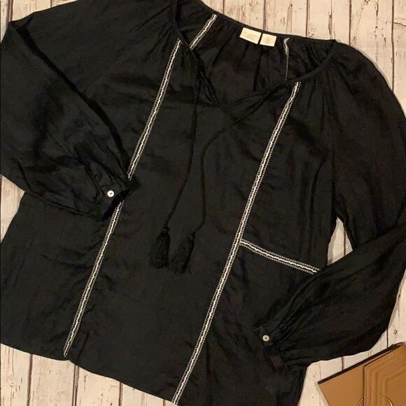 St. Tropez women’s top size Lg blk w ivory details - Picture 2 of 4